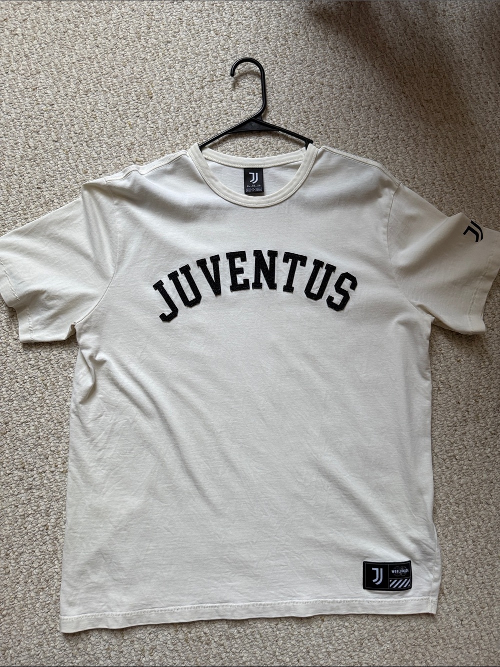 Juventus Men's White Logo Crewneck Jersey